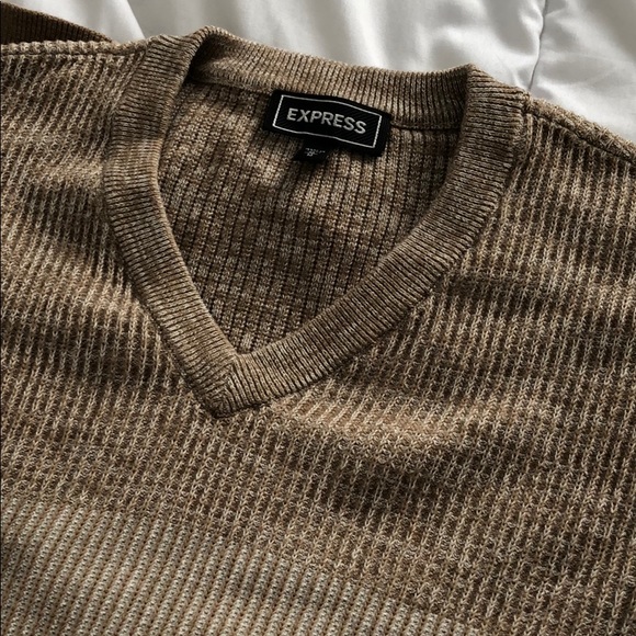 Express tan sweater - size M - Picture 2 of 3